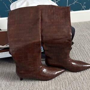 NWOT Elegant Brown Croc-Embossed Women's Boots size 8